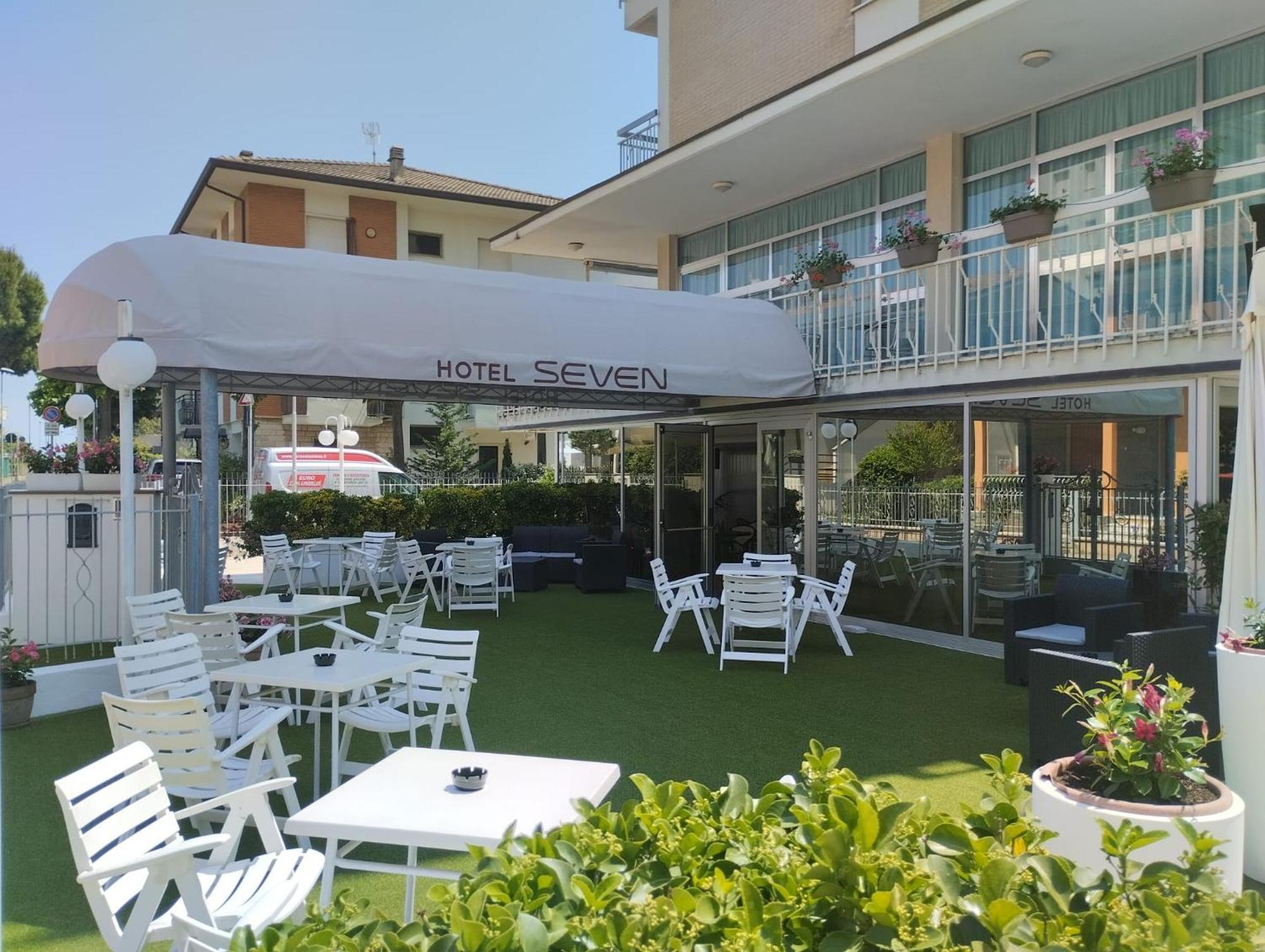 Hotel Seven Rimini Luaran gambar